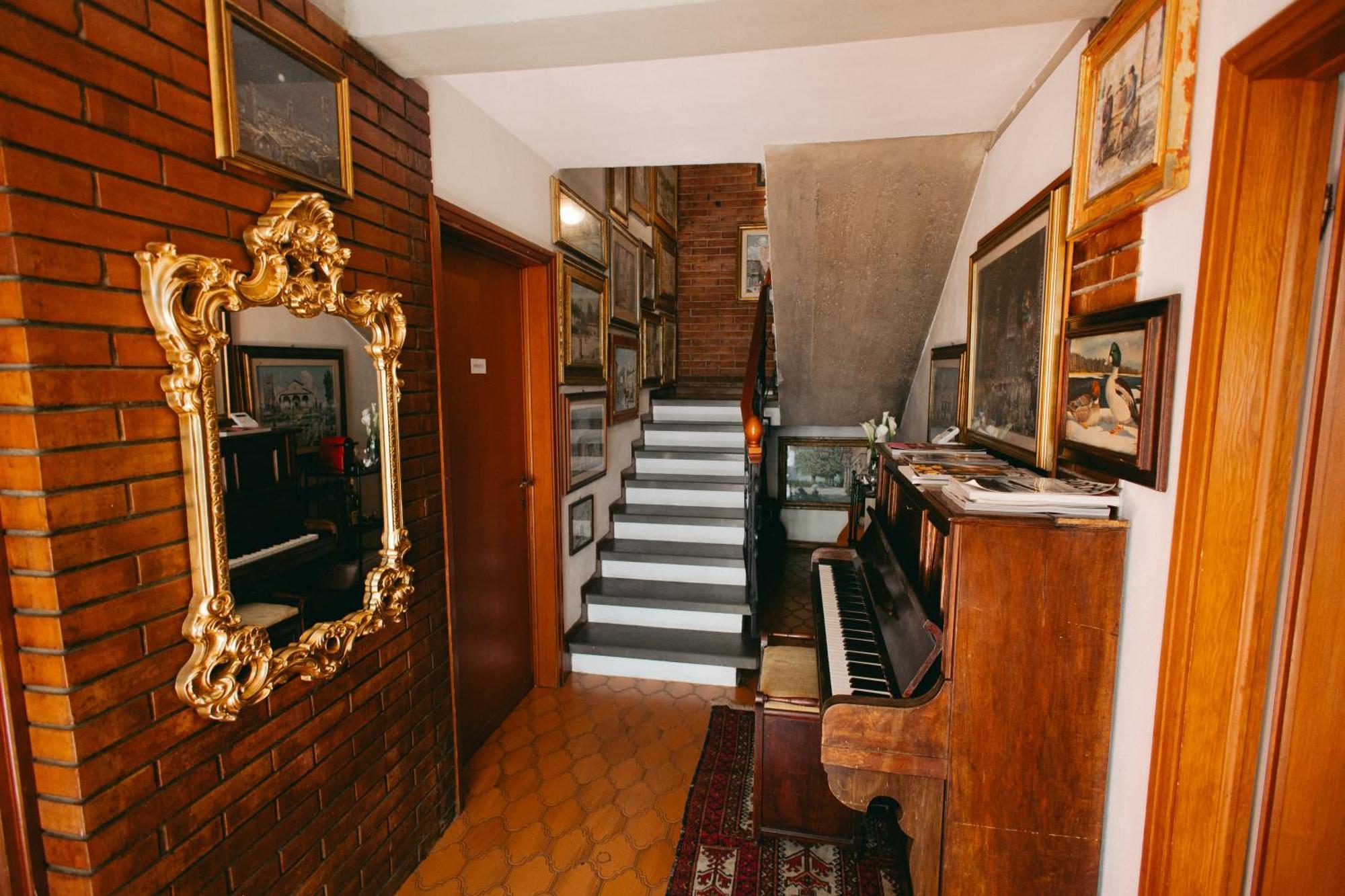 Enzo's House *